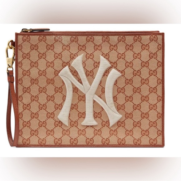 Gucci New York Yankees Patch Pouch - Picture 1 of 11